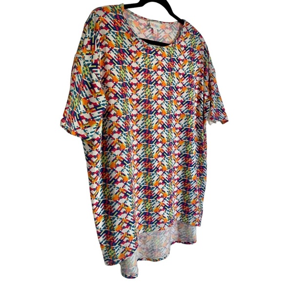 Lularoe Geometric Hi-Low Dolman Stretch Top - Picture 2 of 7